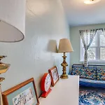 Pet-Friendly Pittsburgh Home 3 Mi To Downtown!
