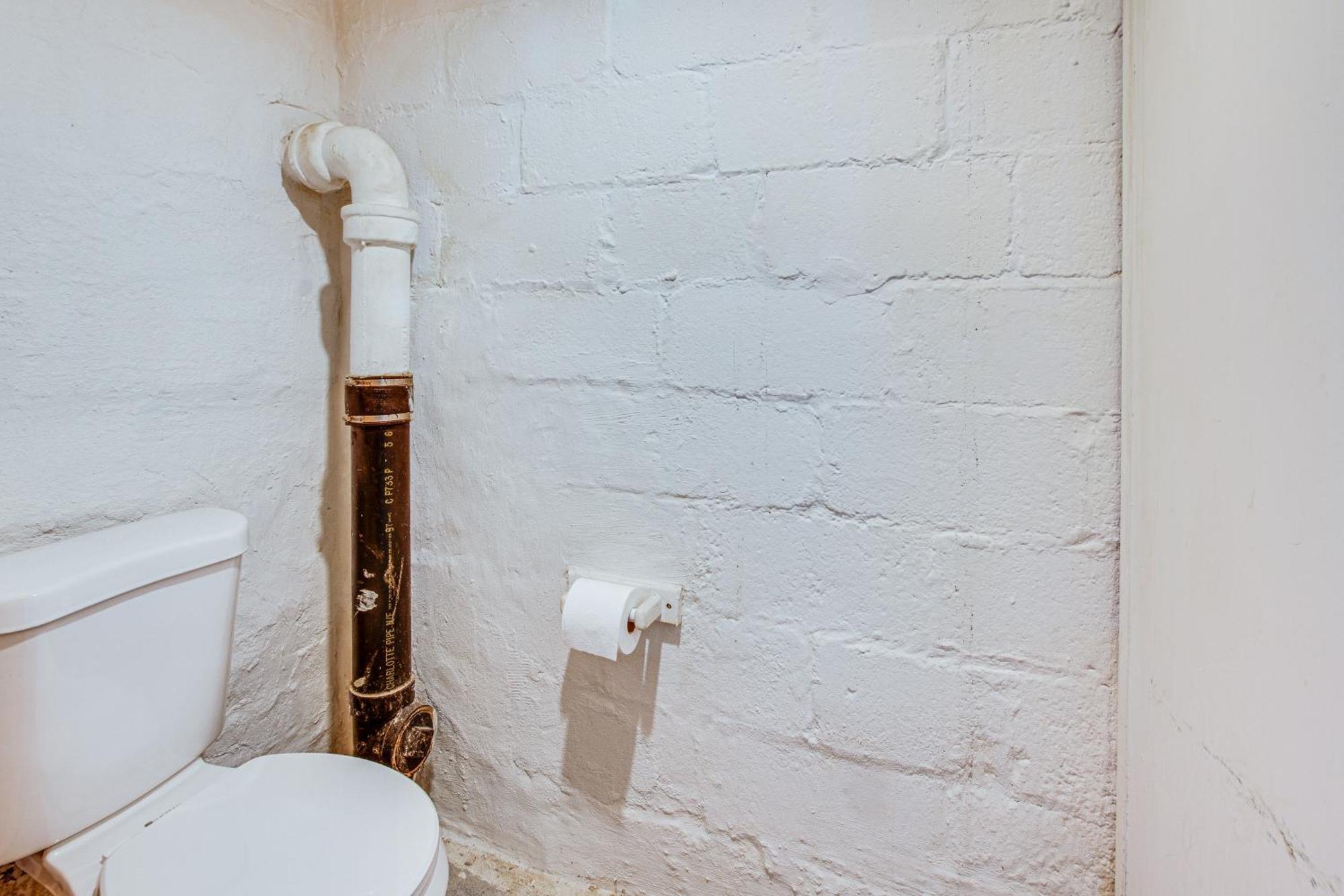 Pet-friendly 3 Mi To Downtown! *