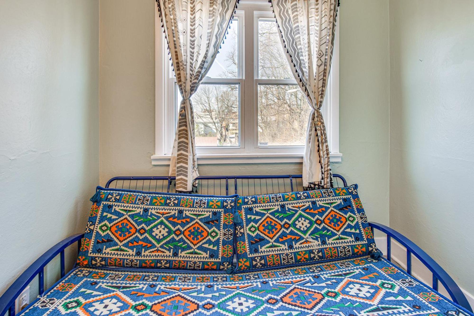 Pet-friendly 3 Mi To Downtown!