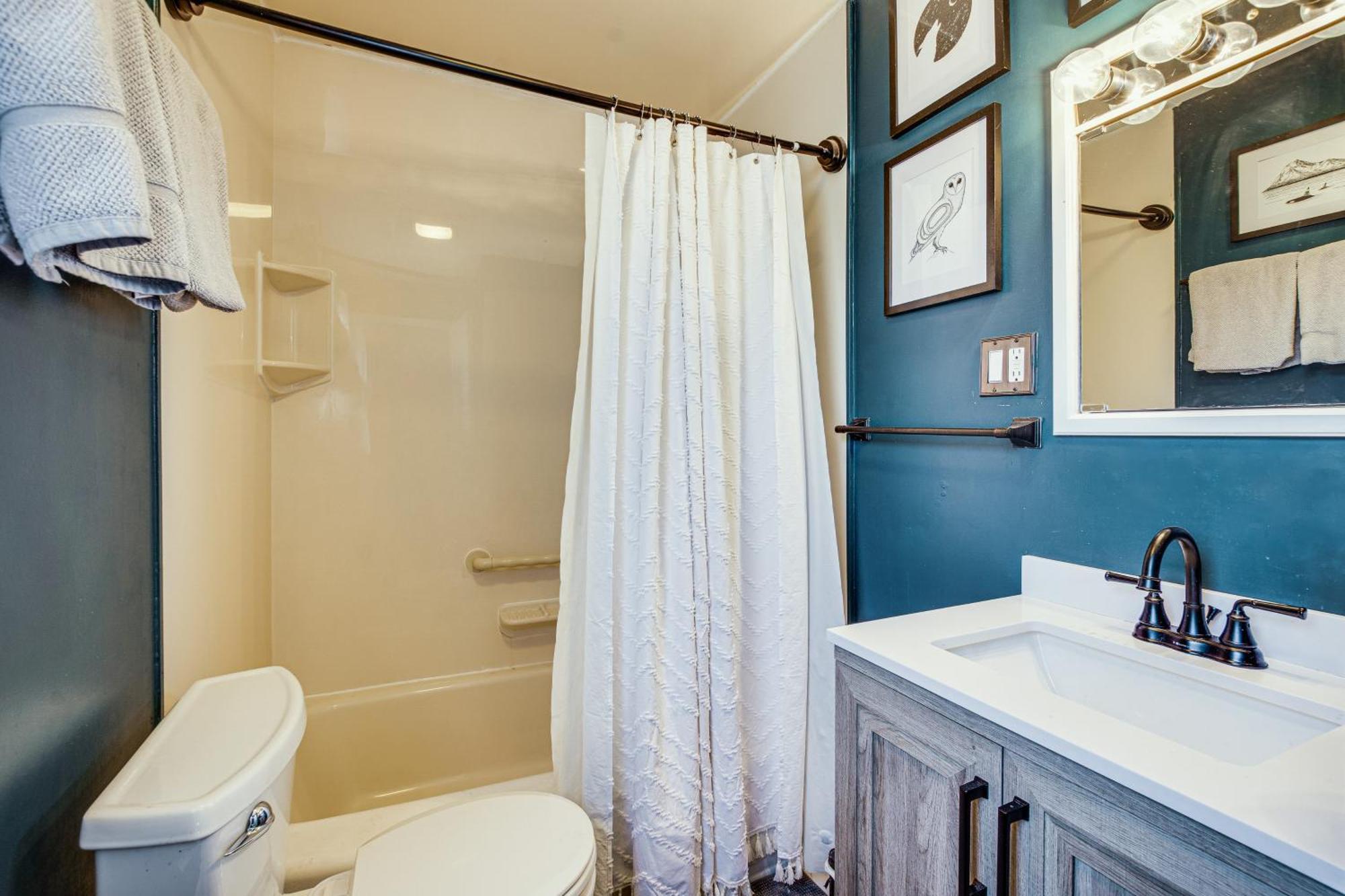 Pet-friendly 3 Mi To Downtown! * Pittsburgh